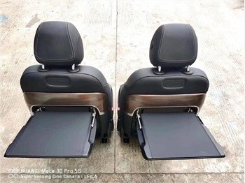 Sulankstomas stalas automobilio sėdynei